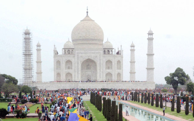 ತಾಜ್‌ಮಹಲ್ ಧ್ವಂಸಗೊಳಿಸಿ, ಶಹಜಹಾನ್-ಮುಮ್ತಾಝ್ ಪ್ರೀತಿಯ ಕುರಿತು ತನಿಖೆ ನಡೆಸಬೇಕು ಎಂದ ಬಿಜೆಪಿ ಶಾಸಕ