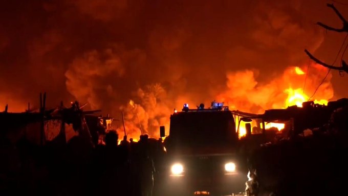 ದಿಲ್ಲಿ: ಪಿವಿಸಿ ಮಾರುಕಟ್ಟೆಯಲ್ಲಿ ಪ್ಲಾಸ್ಟಿಕ್ ಗೋಡೌನ್ ನಲ್ಲಿ ಭಾರೀ ಅಗ್ನಿ ಅವಘಡ