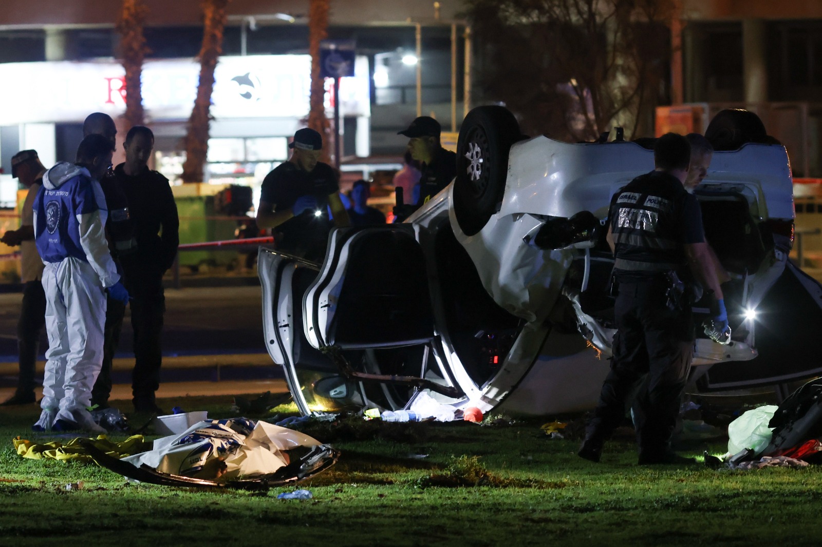 ಟೆಲ್ಅವೀವ್, ವೆಸ್ಟ್ ಬ್ಯಾಂಕ್ ನಲ್ಲಿ ಮಾರಣಾಂತಿಕ ದಾಳಿಗೆ 3 ಮಂದಿ ಮೃತ್ಯು; ಸೇನೆ ಸಜ್ಜುಗೊಳಿಸಿದ ಇಸ್ರೇಲ್ ಟೆಲ್ಅವೀವ್, ವೆಸ್ಟ್ ಬ್ಯಾಂಕ್ ನಲ್ಲಿ ಮಾರಣಾಂತಿಕ ದಾಳಿಗೆ 3 ಮಂದಿ ಮೃತ್ಯು; ಸೇನೆ ಸಜ್ಜುಗೊಳಿಸಿದ ಇಸ್ರೇಲ್