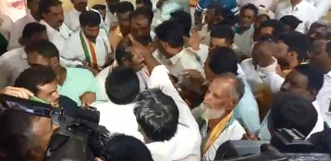 ಮಾಜಿ ಶಾಸಕ ಅಜ್ಜಂಪೀರ್ ಖಾದ್ರಿ ಬೆಂಬಲಿಗರಿಂದ ಕೆಪಿಸಿಸಿ ಕಾರ್ಯಾಧ್ಯಕ್ಷ ಸಲೀಂ ಅಹ್ಮದ್ ಗೆ ಮುತ್ತಿಗೆ