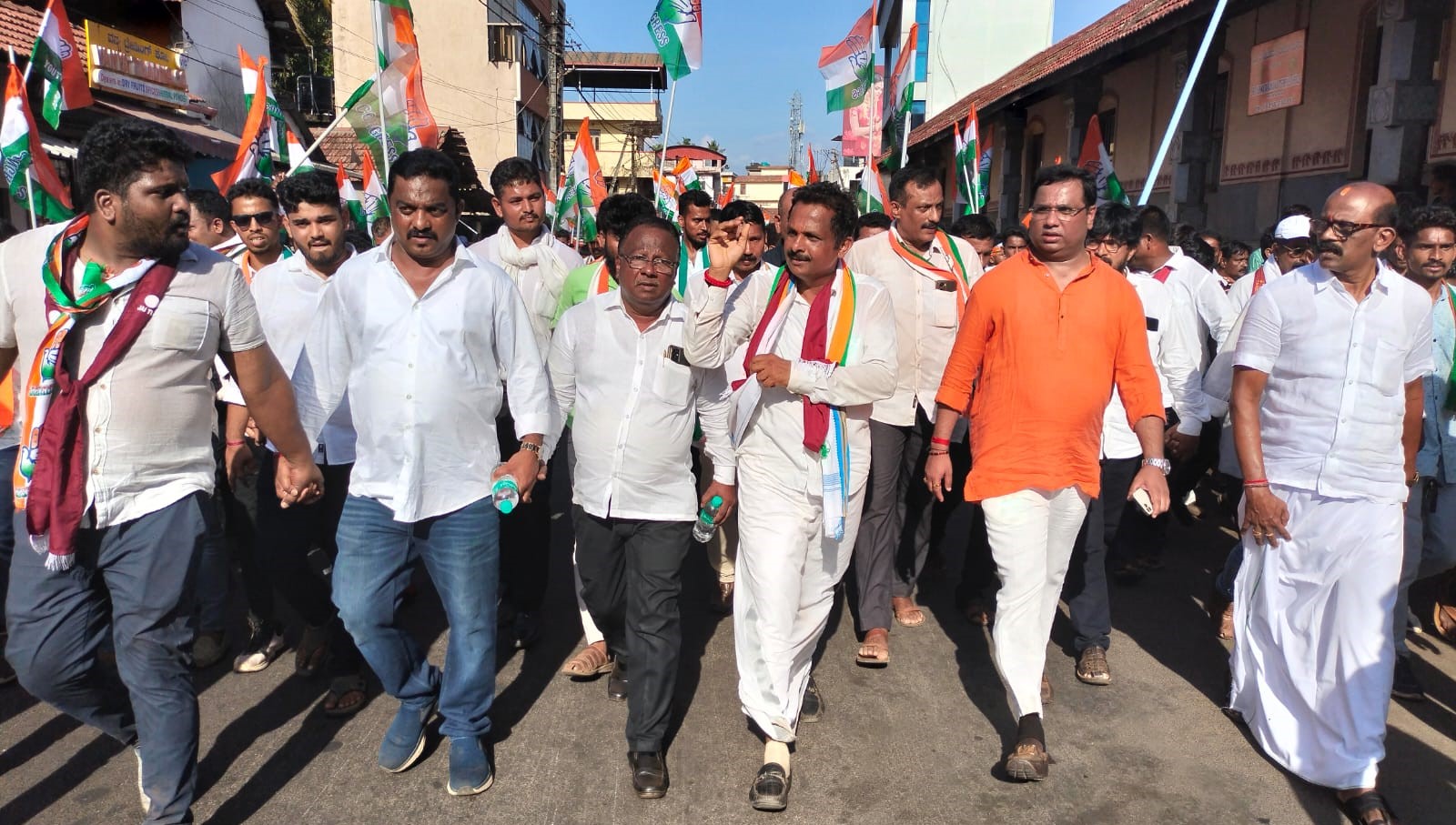 ಕಾರ್ಕಳ: ಕಾಂಗ್ರೆಸ್ ಅಭ್ಯರ್ಥಿ ಉದಯ ಕುಮಾರ್‌ ಶೆಟ್ಟಿ ನೇತೃತ್ವದಲ್ಲಿ ಕಾಲ್ನಡಿಗೆ ಜಾಥ