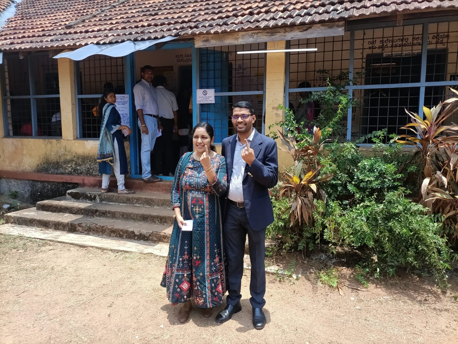 ಮತದಾನ ಮಾಡಿದ ಉಡುಪಿ ಜಿಲ್ಲಾಧಿಕಾರಿ ಕೂರ್ಮಾರಾವ್