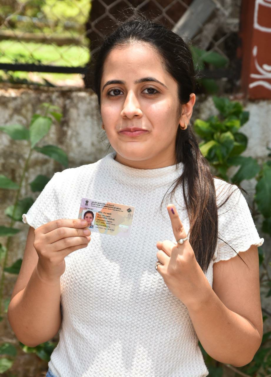 ವಿಧಾನಸಭಾ ಚುನಾವಣೆ: ಉತ್ಸಾಹದಿಂದ ಮತ ಚಲಾಯಿಸಿದ ಯುವ ಮತದಾರರು