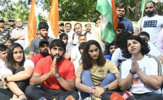 ಕುಸ್ತಿಪಟುಗಳಿಗೆ ಲೈಂಗಿಕ ಕಿರುಕುಳ ಪ್ರಕರಣ: ಕ್ರೀಡಾ ಮಂಡಳಿ, ಸಚಿವಾಲಯಕ್ಕೆ ಎನ್‌ಎಚ್‌ಆರ್‌ಸಿ ನೋಟಿಸ್