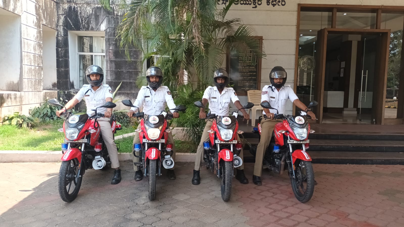 ಮಂಗಳೂರು: ಕೋಬ್ರಾ ದ್ವಿಚಕ್ರ ವಾಹನ ಹಸ್ತಾಂತರ