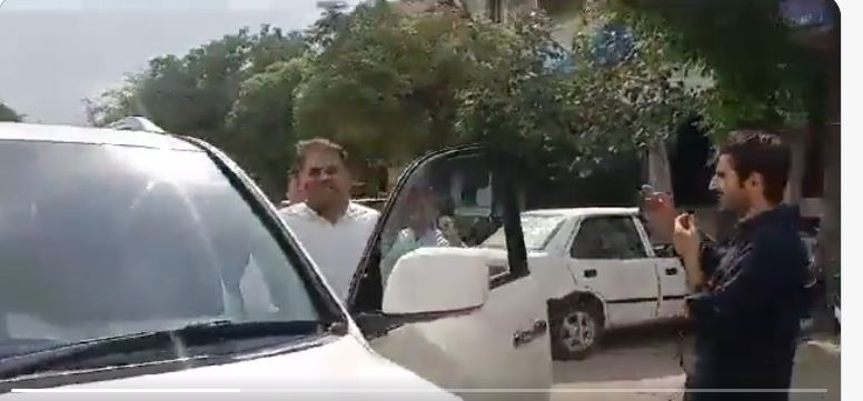 ಬಂಧನದಿಂದ ತಪ್ಪಿಸಿಕೊಳ್ಳಲು ನ್ಯಾಯಾಲಯದ ಒಳಗೆ ಓಡಿದ ಇಮ್ರಾನ್ ಖಾನ್ ಆಪ್ತ