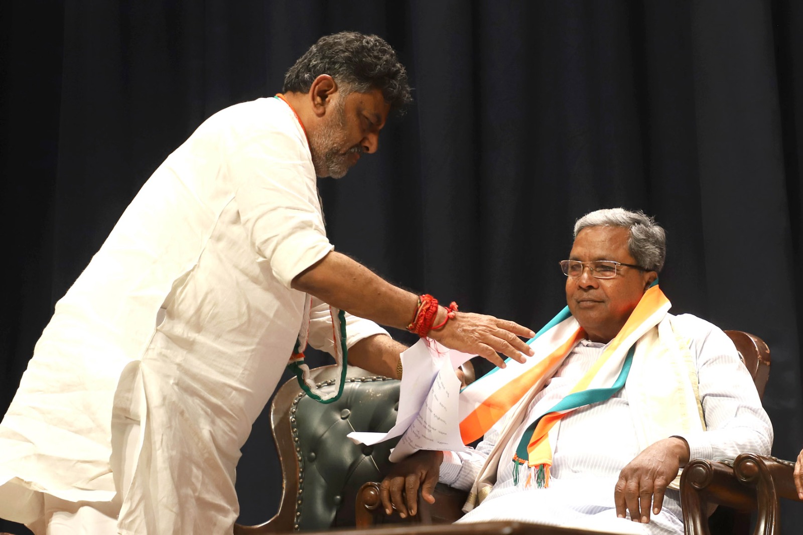 ಸಿದ್ದರಾಮಯ್ಯ ನೂತನ ಸಿಎಂ, ಡಿ.ಕೆ ಶಿವಕುಮಾರ್ ಡಿಸಿಎಂ ಎಂದು ಅಂತಿಮಗೊಳಿಸಿದ ಕಾಂಗ್ರೆಸ್ ಹೈಕಮಾಂಡ್: ವರದಿ