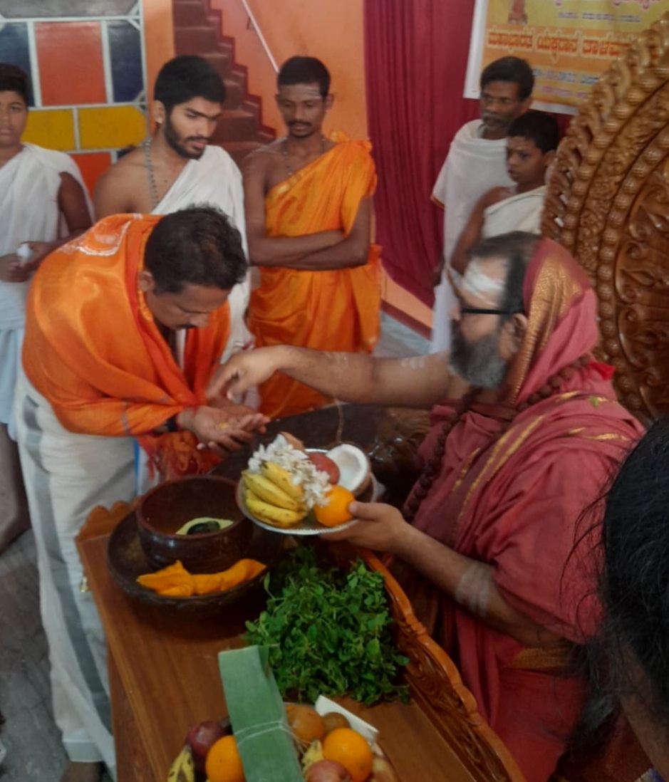 ಆನೆಗುಂದಿ ಮಹಾ ಸಂಸ್ಥಾನಕ್ಕೆ ಉದಯ ಶೆಟ್ಟಿ ಮುನಿಯಾಲು ಭೇಟಿ