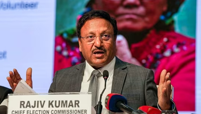 ಮನೆಯಿಂದಲೇ ಮತ ಚಲಾಯಿಸಿದ ಶತಾಯುಷಿಗೆ ಕರೆ ಮಾಡಿ ಅಭಿನಂದಿಸಿದ ಮುಖ್ಯ ಚುನಾವಣಾ ಆಯುಕ್ತ ರಾಜೀವ್ ಕುಮಾರ್