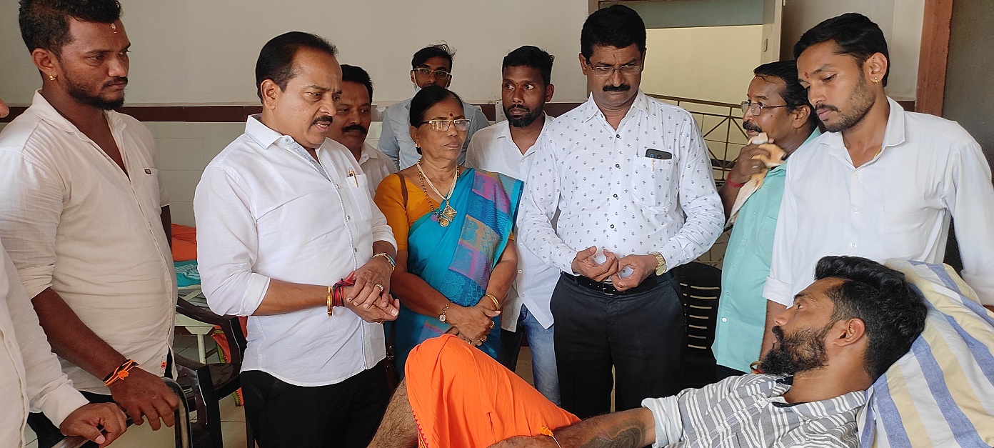 ಪುತ್ತೂರು ಪೊಲೀಸರಿಂದ ದೌರ್ಜನ್ಯ ಪ್ರಕರಣ: ಗಾಯಾಳುಗಳನ್ನು ಭೇಟಿ ಮಾಡಿದ ಪುತ್ತೂರು ಶಾಸಕ ಅಶೋಕ್ ರೈ