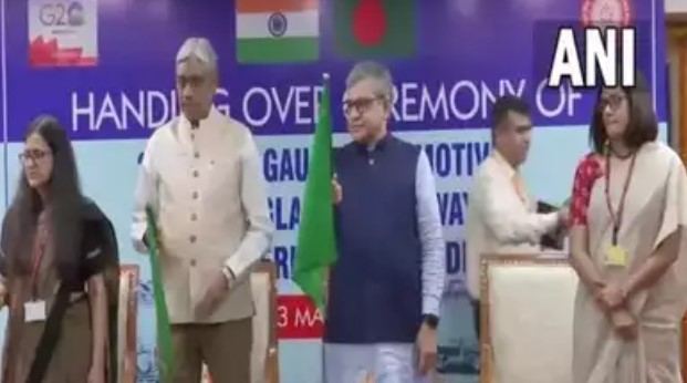 ಭಾರತದಿಂದ ಬಾಂಗ್ಲಾಗೆ 20 ಬ್ರಾಡ್‌ಗೇಜ್ ರೈಲು ಎಂಜಿನ್ ಹಸ್ತಾಂತರ