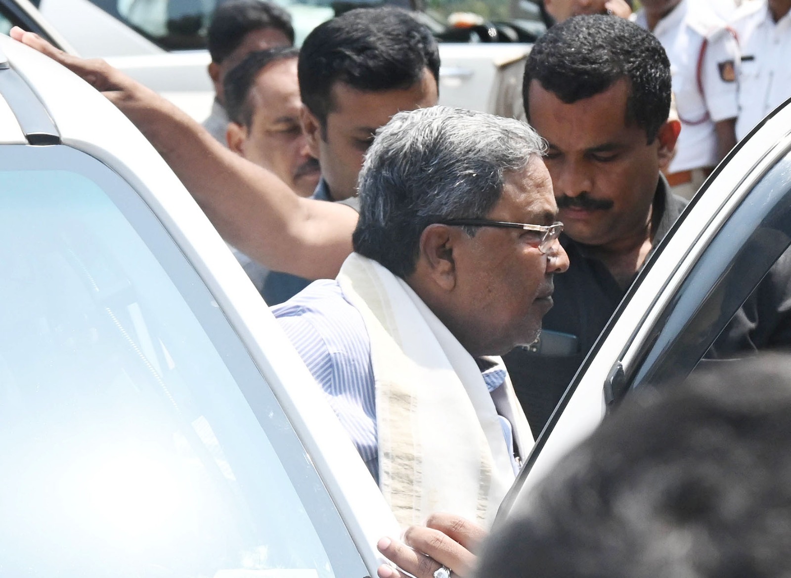 ಸಂಪುಟ ವಿಸ್ತರಣೆ:  ಸಿಎಂ, ಡಿಸಿಎಂ ಇಂದು ಹೊಸದಿಲ್ಲಿಗೆ ಪ್ರಯಾಣ