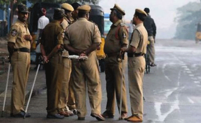 ಕೇರಳದ ಕಣ್ಣೂರಿನಲ್ಲಿ ಮೂವರು ಮಕ್ಕಳು ಸೇರಿದಂತೆ ಒಂದೇ ಕುಟುಂಬದ ಐವರು ಮೃತಪಟ್ಟ ಸ್ಥಿತಿಯಲ್ಲಿ ಪತ್ತೆ