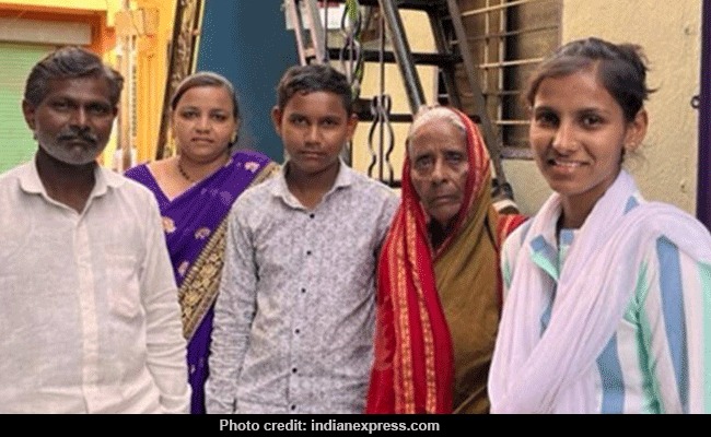 ಪೊಲೀಸ್ ಪರೀಕ್ಷೆಯಲ್ಲಿ ತೇರ್ಗಡೆಗೊಂಡ ಕಸ ಆಯುವ ವ್ಯಕ್ತಿಯ ಪುತ್ರಿ!