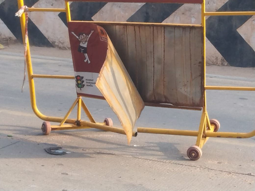 ಇಂದ್ರಾಳಿ: ಅಪಾಯಕ್ಕೆ ಆಹ್ವಾನಿಸುತ್ತಿರುವ ರೈಲ್ವೆ ಸೇತುವೆ