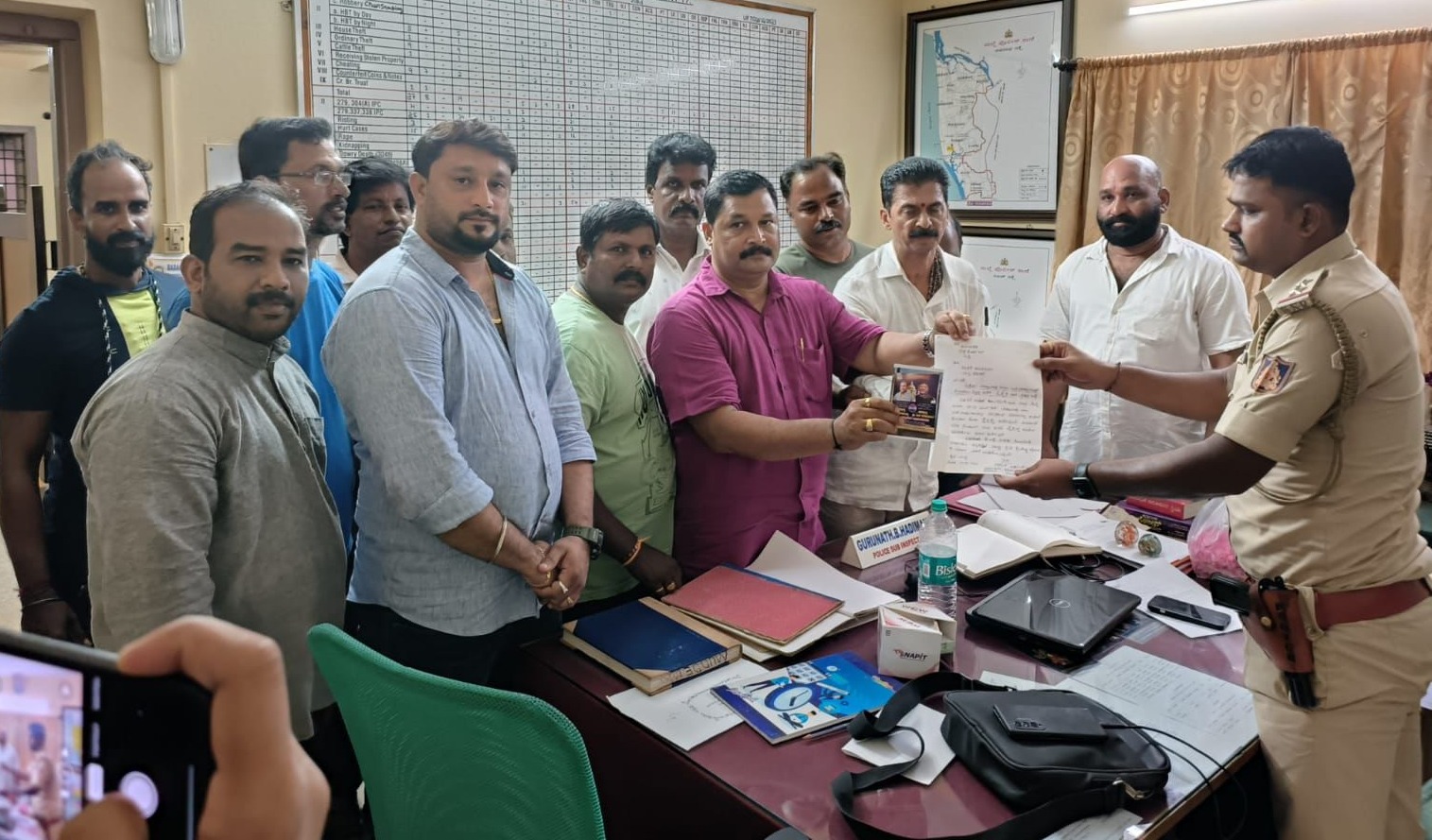 ಮಲ್ಪೆ | ಪಡುಕೆರೆಯಲ್ಲಿ ಸಿಎಂ, ಡಿಸಿಎಂ ಫ್ಲೆಕ್ಸ್ಗೆ ಹಾನಿ: ಪ್ರಕರಣ ದಾಖಲು ಮಲ್ಪೆ | ಪಡುಕೆರೆಯಲ್ಲಿ ಸಿಎಂ, ಡಿಸಿಎಂ ಫ್ಲೆಕ್ಸ್ಗೆ ಹಾನಿ: ಪ್ರಕರಣ ದಾಖಲು