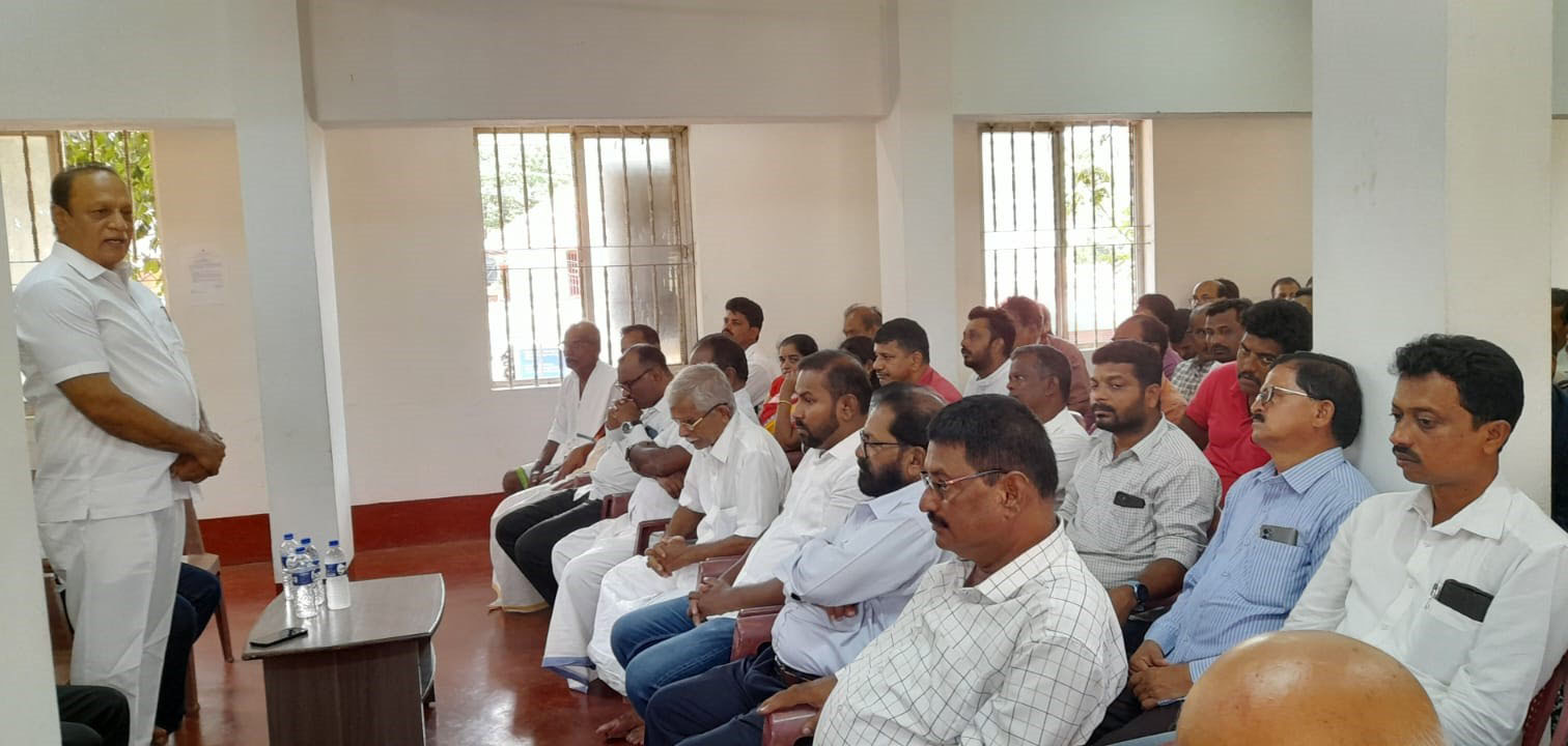 ಕಾರ್ಯಕರ್ತರು ಧೃತಿಗೆಡುವ ಅವಶ್ಯವಿಲ್ಲ: ವಿನಯ ಕುಮಾರ್ ಸೊರಕೆ ಕಾರ್ಯಕರ್ತರು ಧೃತಿಗೆಡುವ ಅವಶ್ಯವಿಲ್ಲ: ವಿನಯ ಕುಮಾರ್ ಸೊರಕೆ