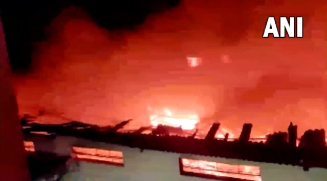 ಪುಣೆ: ಗೋಡೌನ್ ನಲ್ಲಿ ಭಾರೀ ಬೆಂಕಿ, ಮೂವರು ಮೃತ್ಯು