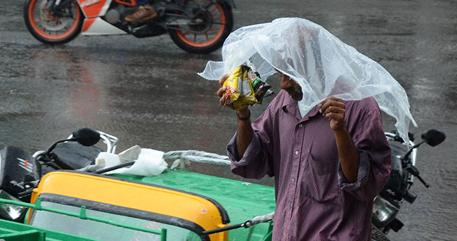 ಮೋಚಾ ಚಂಡಮಾರುತ: ಮತದಾನಕ್ಕೆ ಮಳೆಯ ಅಡ್ಡಿ ಸಾಧ್ಯತೆ; ಮೇ 11ರ ವರೆಗೆ ರಾಜ್ಯದಲ್ಲಿ ಮಳೆ