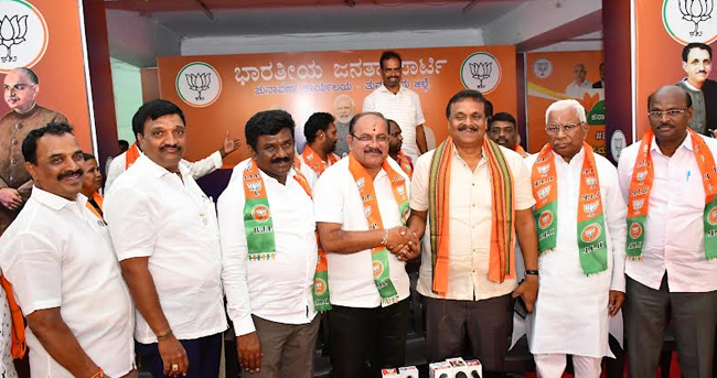 ತುಮಕೂರು ನಗರ ಕ್ಷೇತ್ರದ ಪಕ್ಷೇತರ ಅಭ್ಯರ್ಥಿ ಕಣದಿಂದ ನಿವೃತ್ತಿ; ಬಿಜೆಪಿಗೆ ಸೇರ್ಪಡೆ