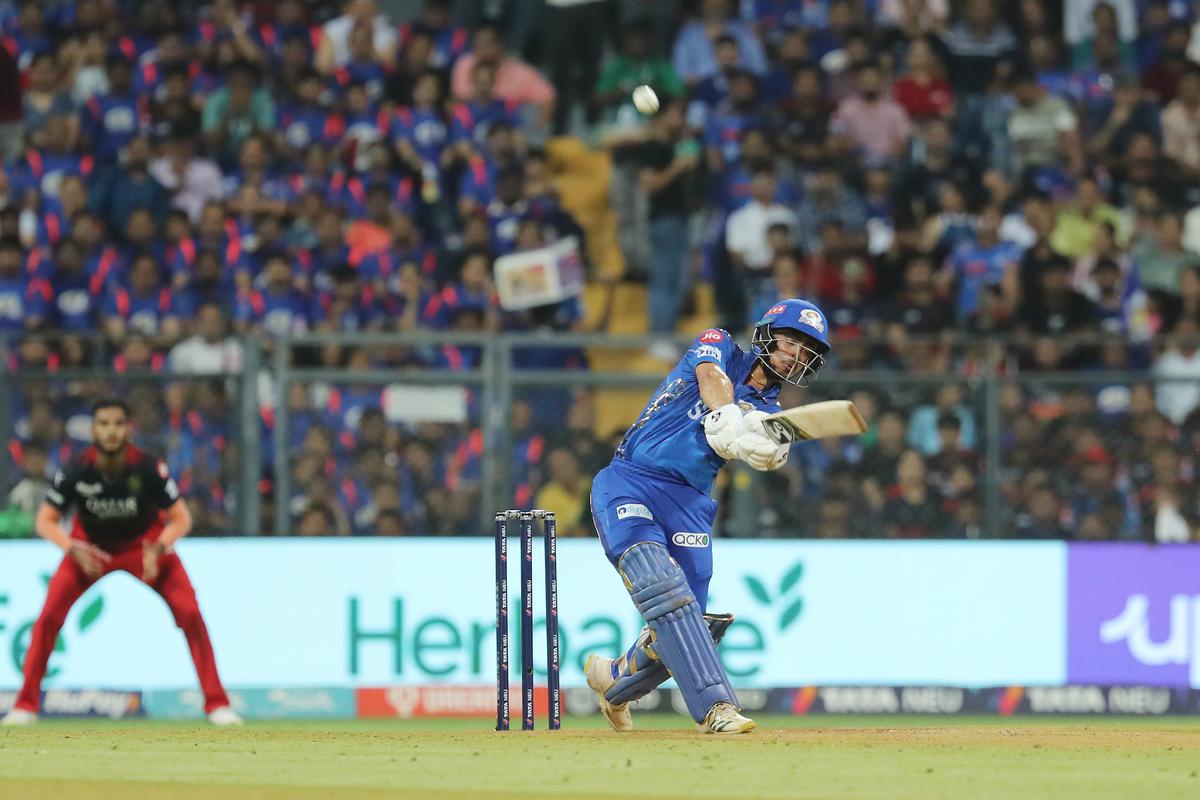 ಐಪಿಎಲ್: ಆರ್‌ಸಿಬಿ ವಿರುದ್ಧ ಮುಂಬೈ ಇಂಡಿಯನ್ಸ್‌ಗೆ ಭರ್ಜರಿ ಜಯ