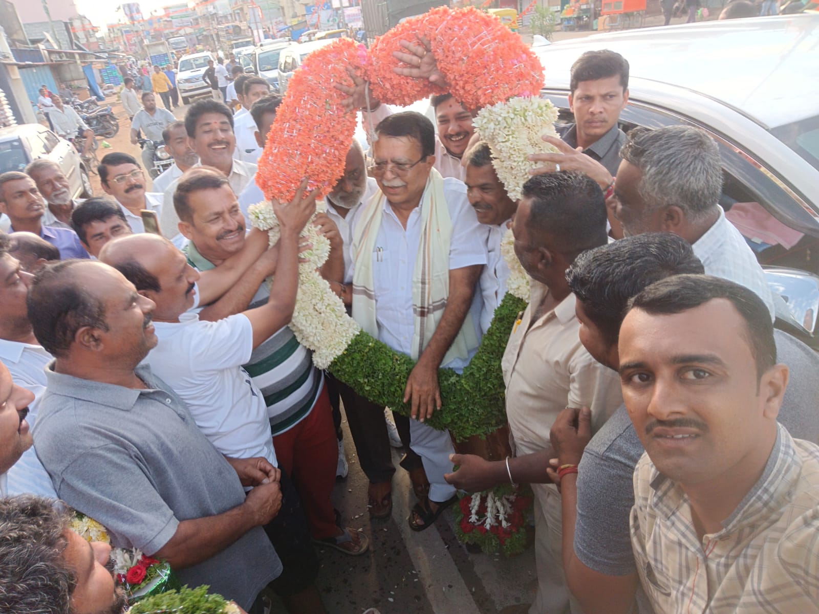 ಹಾಸನ: ಪಟಾಕಿ ಸಿಡಿದು ಸಹಕಾರಿ ಸಚಿವ ಕೆ.ಎನ್ ರಾಜಣ್ಣ ಕಣ್ಣಿಗೆ ಗಾಯ