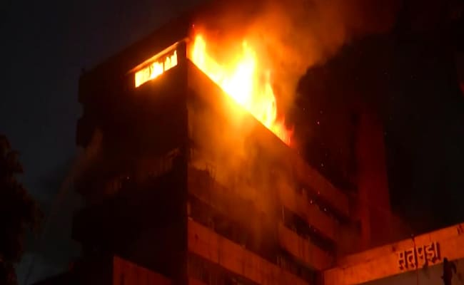 ಭೋಪಾಲ್‌: ಹಲವಾರು ಸರಕಾರಿ ಕಚೇರಿಗಳನ್ನು ಹೊಂದಿರುವ  ಸಾತ್ಪುರ ಭವನದಲ್ಲಿ ಅಗ್ನಿ ಅವಘಡ