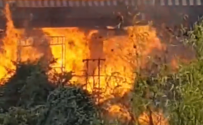 ಭೀಕರ ಅಪಘಾತ: ರಾಸಾಯನಿಕ ಸಾಗಿಸುತ್ತಿದ್ದ ಟ್ಯಾಂಕರ್‌ ಸ್ಪೋಟ; ನಾಲ್ವರು ಸಾವು