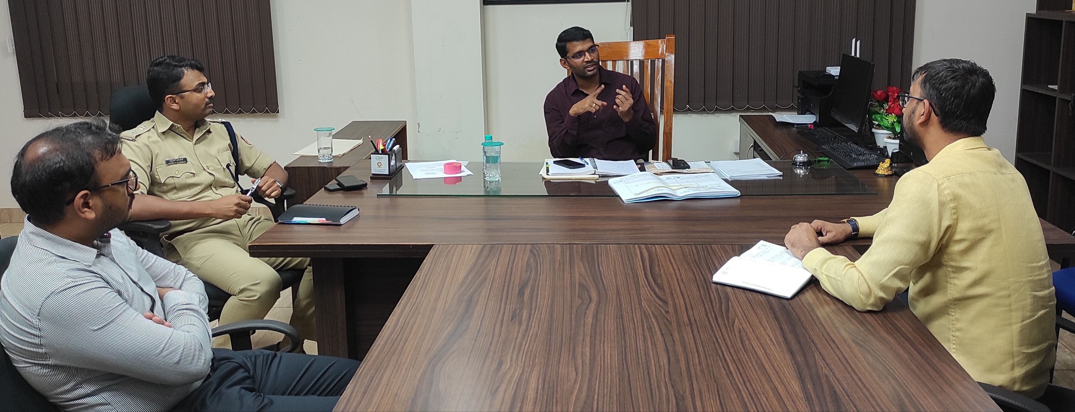 ಸಂತೆಕಟ್ಟೆಯ ರಾಷ್ಟ್ರೀಯ ಹೆದ್ದಾರಿ ಕುಸಿಯುವ ಅಪಾಯ: ಮೂರು ದಿನಗಳಲ್ಲಿ ಸಮಸ್ಯೆ ಪರಿಹರಿಸಲು ಡಿಸಿ ಕೂರ್ಮಾರಾವ್ ಸೂಚನೆ