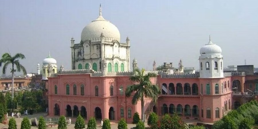 ವಿದ್ಯಾರ್ಥಿಗಳಿಗೆ ಸೆಮಿನರಿಯ ಹೊರಗಿನ ಕೋರ್ಸ್‌ಗಳಿಗೆ ನಿಷೇಧ: ದಿಯೋಬಂದ್ ಗೆ ಉ.ಪ್ರ. ಅಲ್ಪಸಂಖ್ಯಾತ ಆಯೋಗ ನೋಟಿಸ್