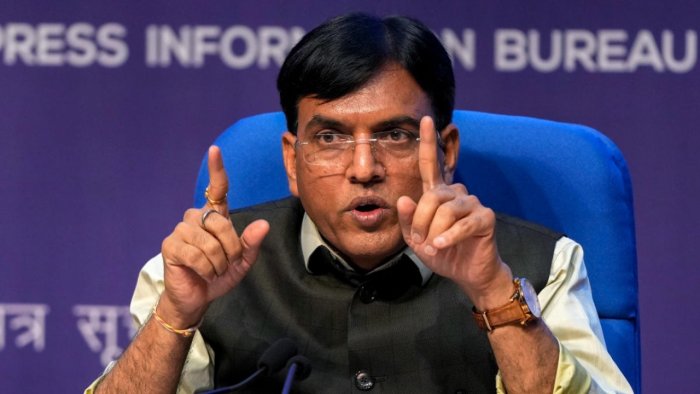 ಬಿಸಿಗಾಳಿಯಿಂದ ಹೆಚ್ಚು ಬಾಧಿತವಾಗಿರುವ ರಾಜ್ಯಗಳಿಗೆ ಐವರು ಸದಸ್ಯರ ಆರೋಗ್ಯ ಸಚಿವಾಲಯದ ತಂಡ ಭೇಟಿ: ಮಾಂಡವೀಯ