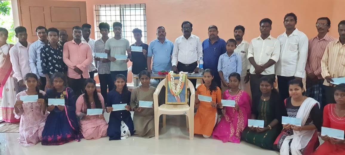 ಉಡುಪಿ: ಅಂಬೇಡ್ಕರ್ ಜಯಂತಿ ಪ್ರಯುಕ್ತ ವಿದ್ಯಾರ್ಥಿವೇತನ ವಿತರಣೆ