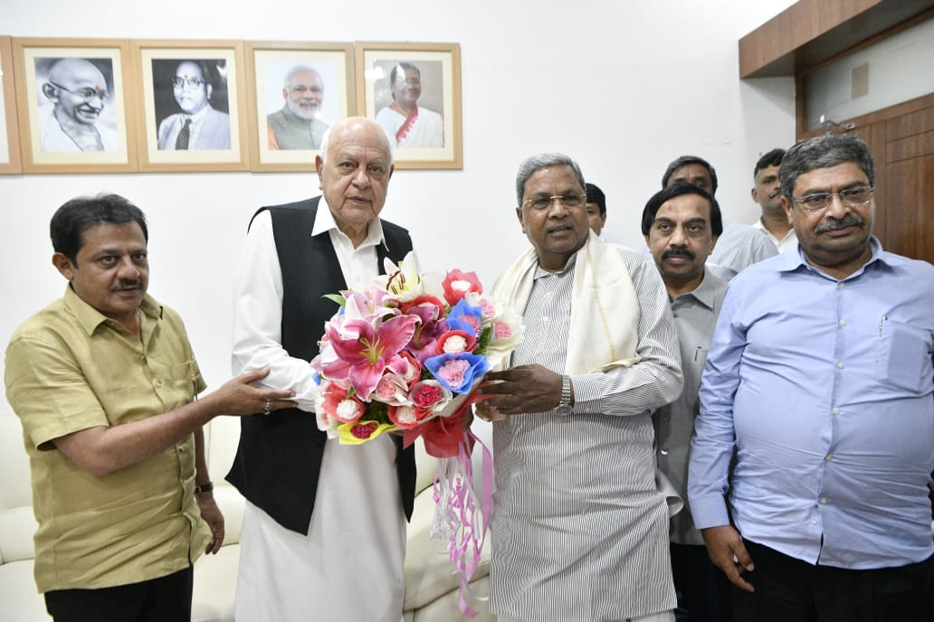 ಮುಖ್ಯಮಂತ್ರಿ ಸಿದ್ದರಾಮಯ್ಯರನ್ನು ಭೇಟಿ ಮಾಡಿದ ಜಮ್ಮು ಕಾಶ್ಮೀರದ ಮಾಜಿ ಸಿಎಂ ಫಾರೂಕ್‌ ಅಬ್ದುಲ್ಲಾ