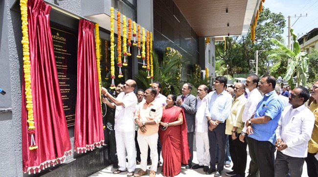 ಮಂಗಳೂರು: ಅತ್ಯಾಧುನಿಕ ಶೈಲಿಯ ಅಪಾರ್ಟ್‌ಮೆಂಟ್ ಲ್ಯಾಂಡ್ ಟ್ರೇಡ್ಸ್ ‘ನಕ್ಷತ್ರ’ ಲೋಕಾರ್ಪಣೆ